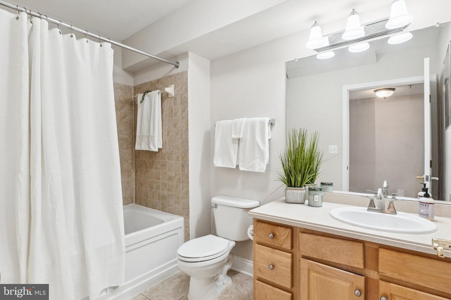 305 Redland Boulevard #402 photo 10