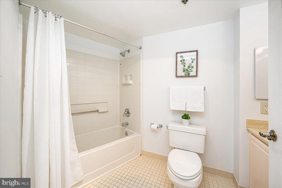 14805 Pennfield Circle #201 photo 26