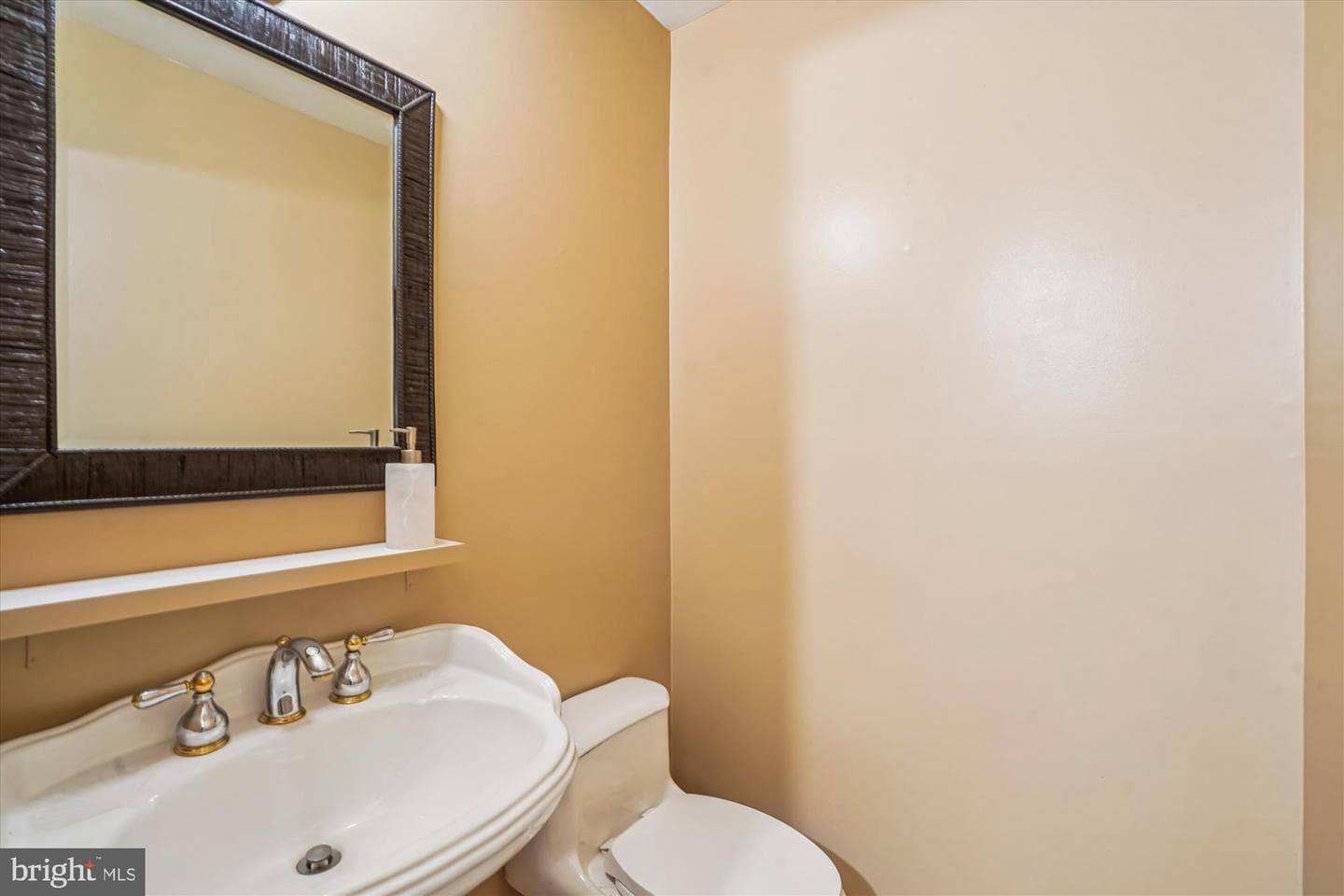 880 Azalea Drive #22-880 photo 11