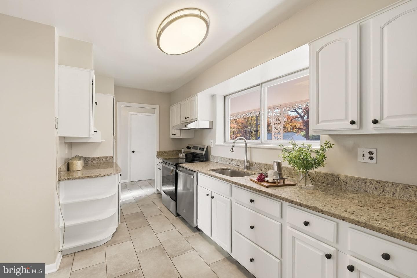 2031 Henderson Avenue photo 11
