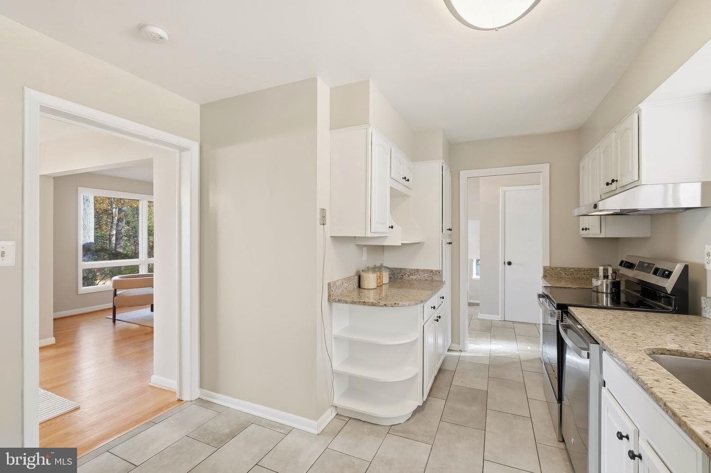 2031 Henderson Avenue photo 12