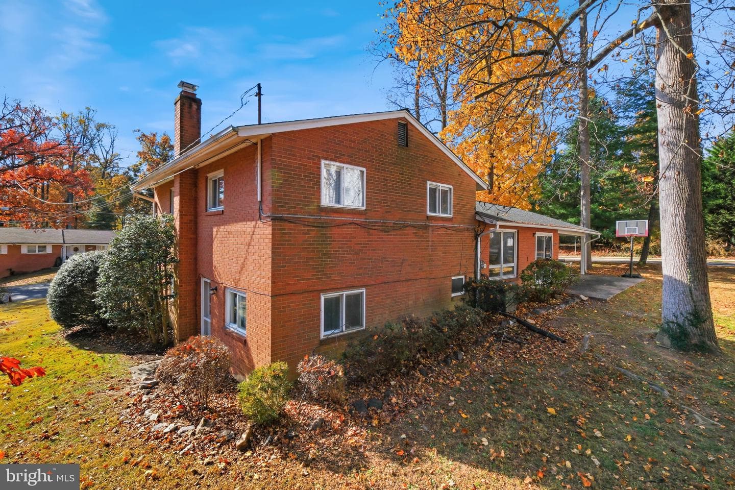 2031 Henderson Avenue photo 34