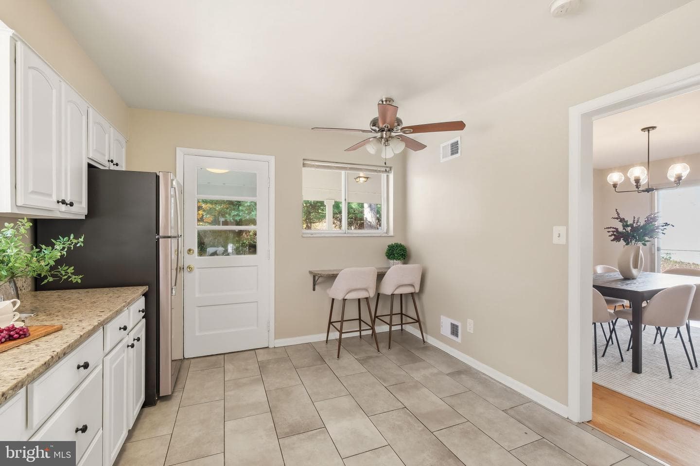 2031 Henderson Avenue photo 9