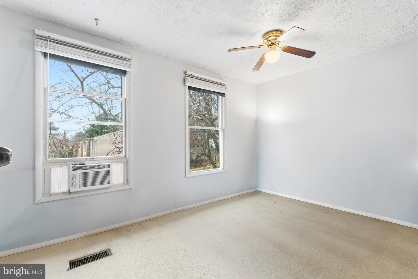 19218 Misty Meadow Terrace photo 13
