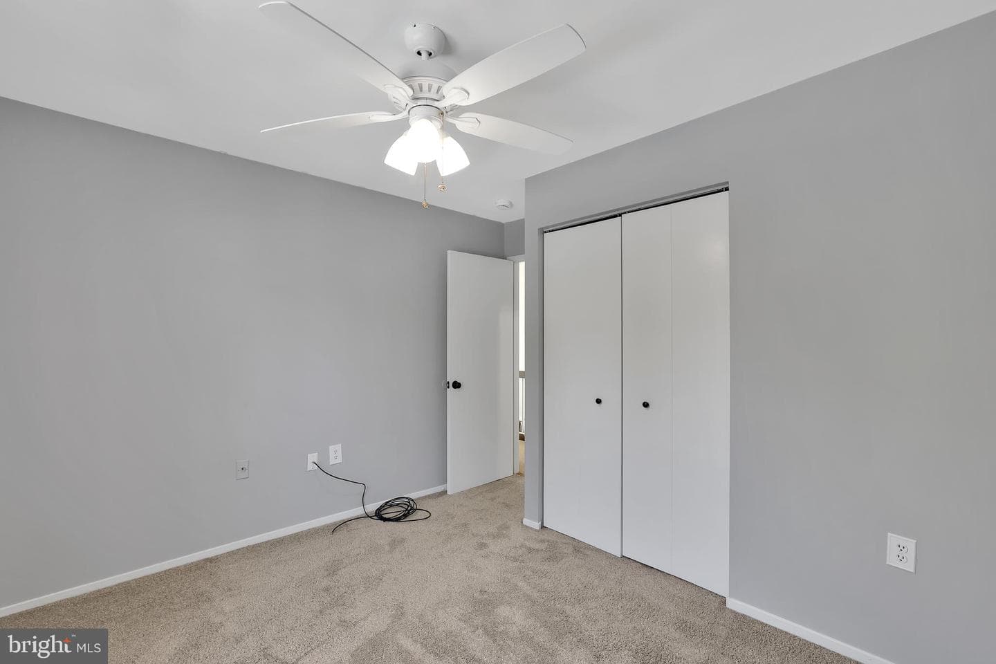 20574 Neerwinder Street photo 36