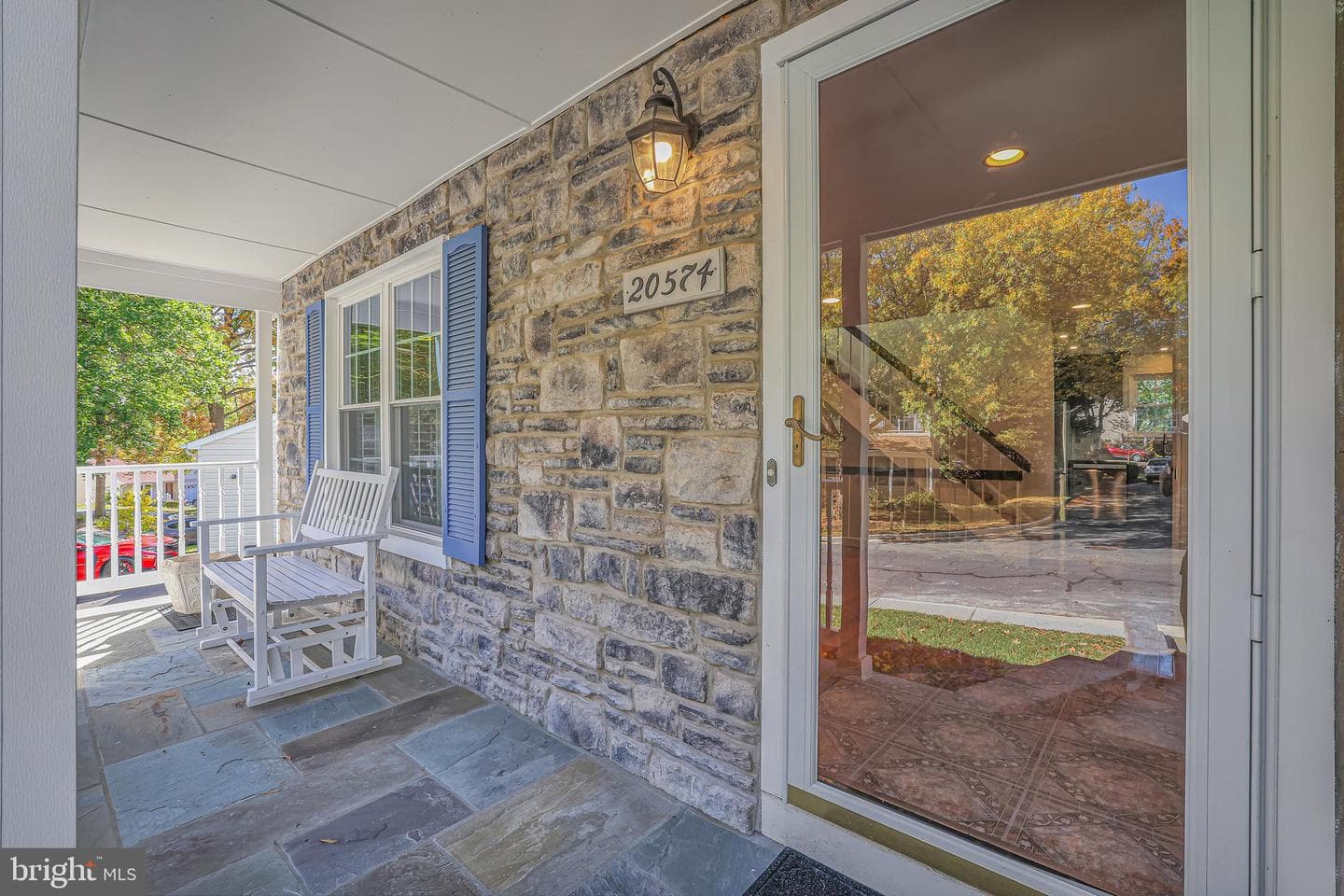 20574 Neerwinder Street photo 4