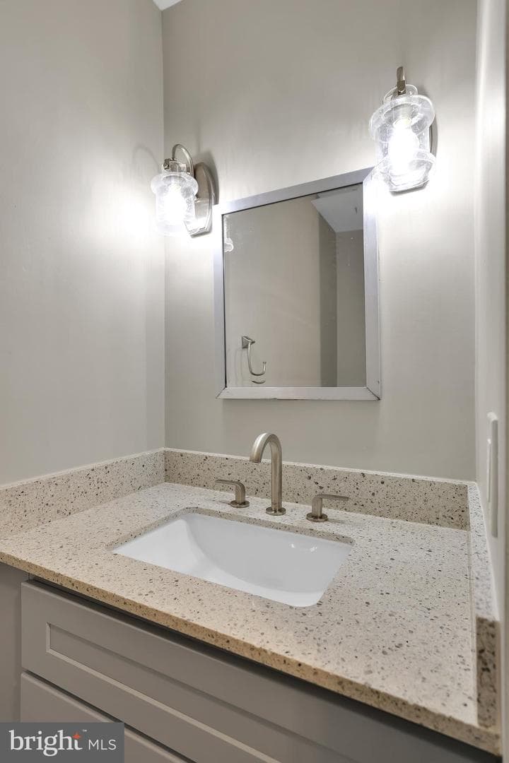 20574 Neerwinder Street photo 40