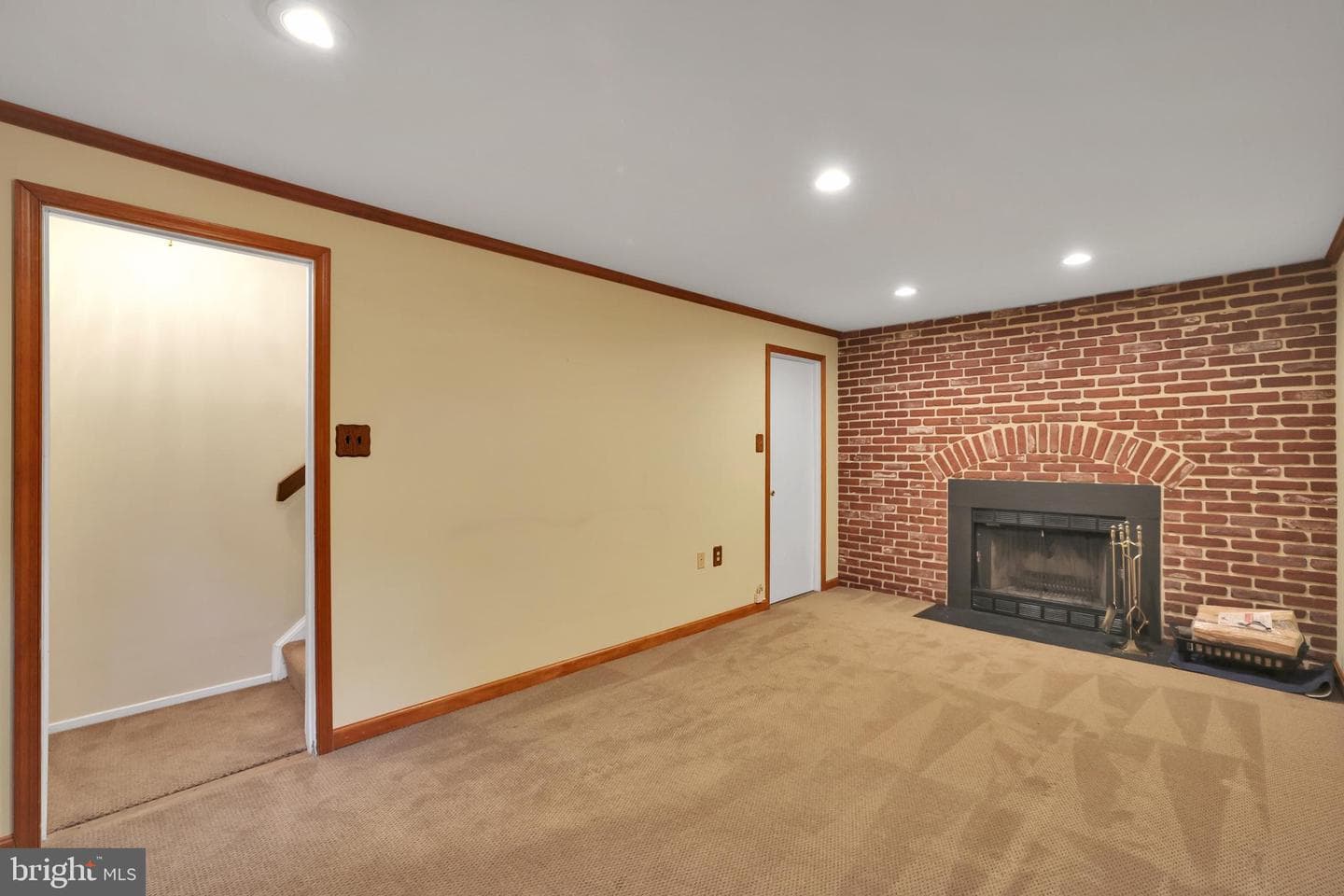20574 Neerwinder Street photo 47