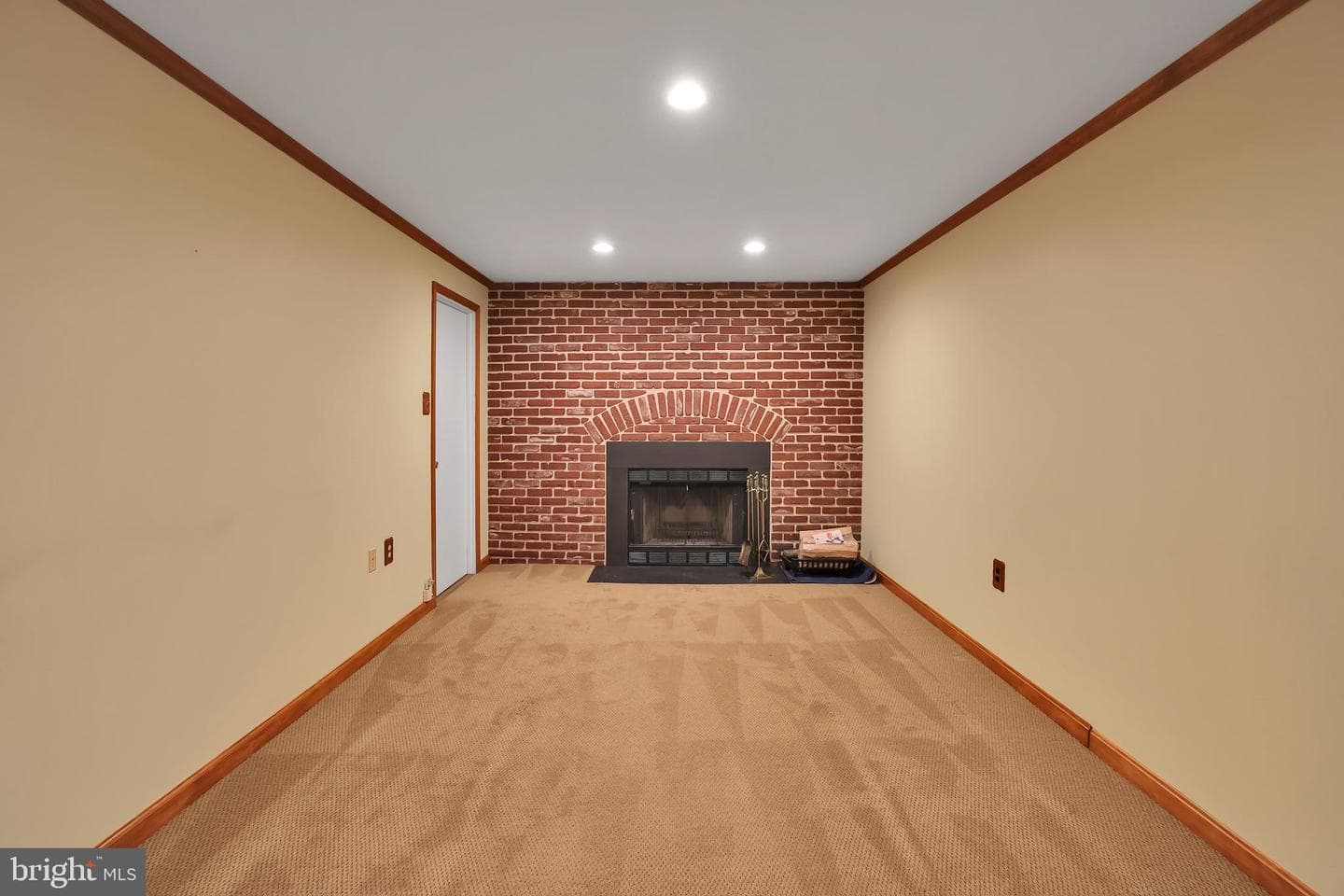 20574 Neerwinder Street photo 48