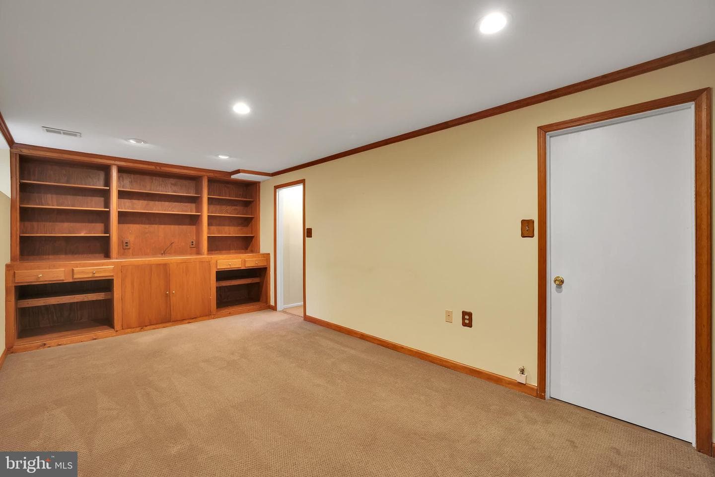 20574 Neerwinder Street photo 49