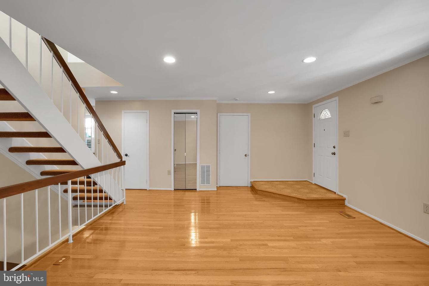 20574 Neerwinder Street photo 8