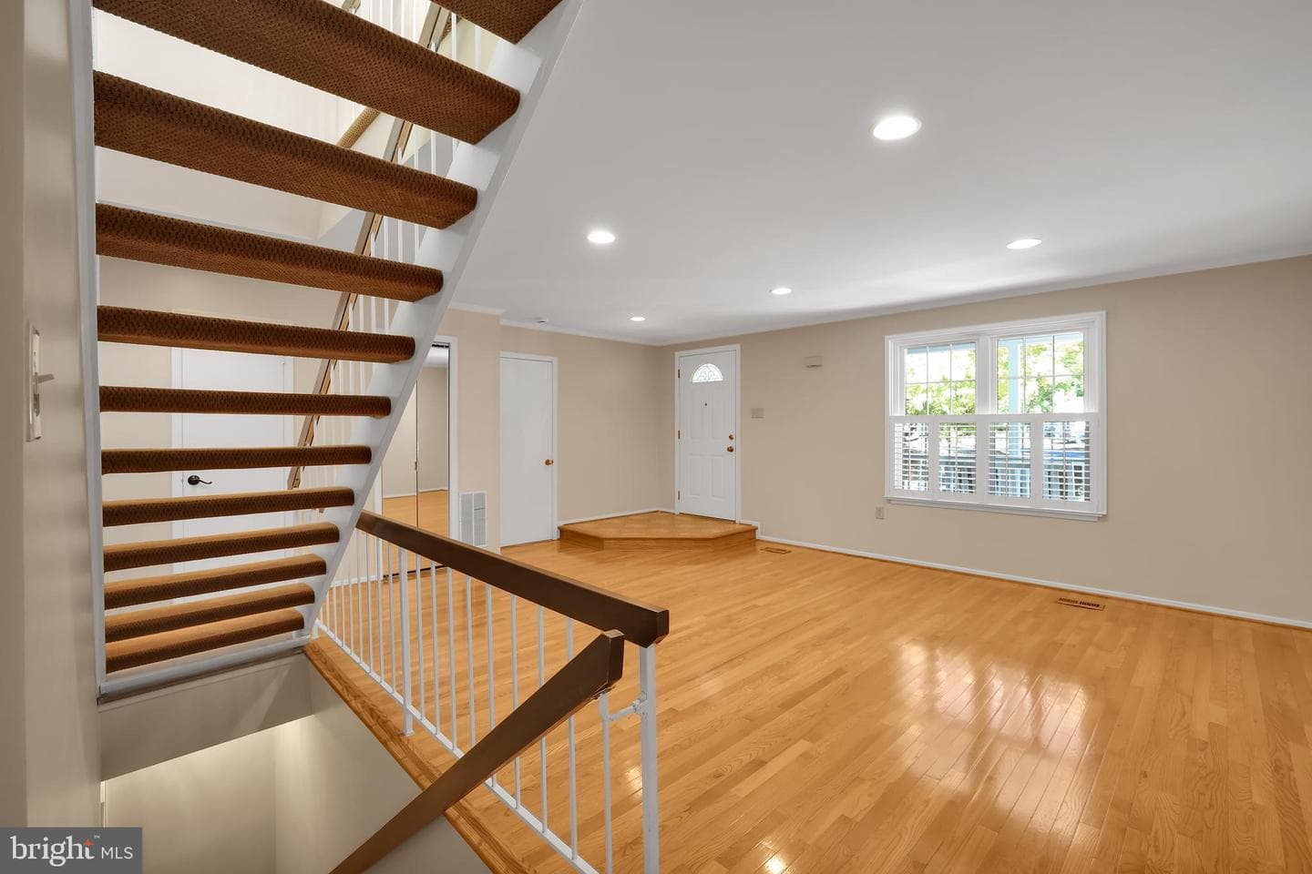 20574 Neerwinder Street photo 9