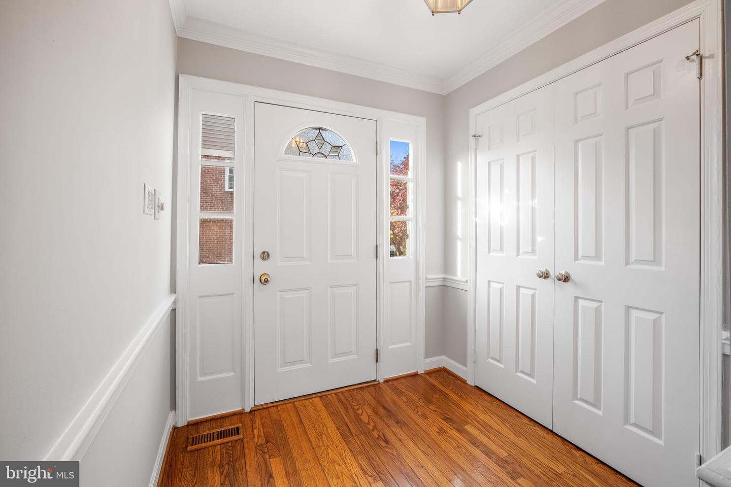 11103 Candlelight Lane photo 2