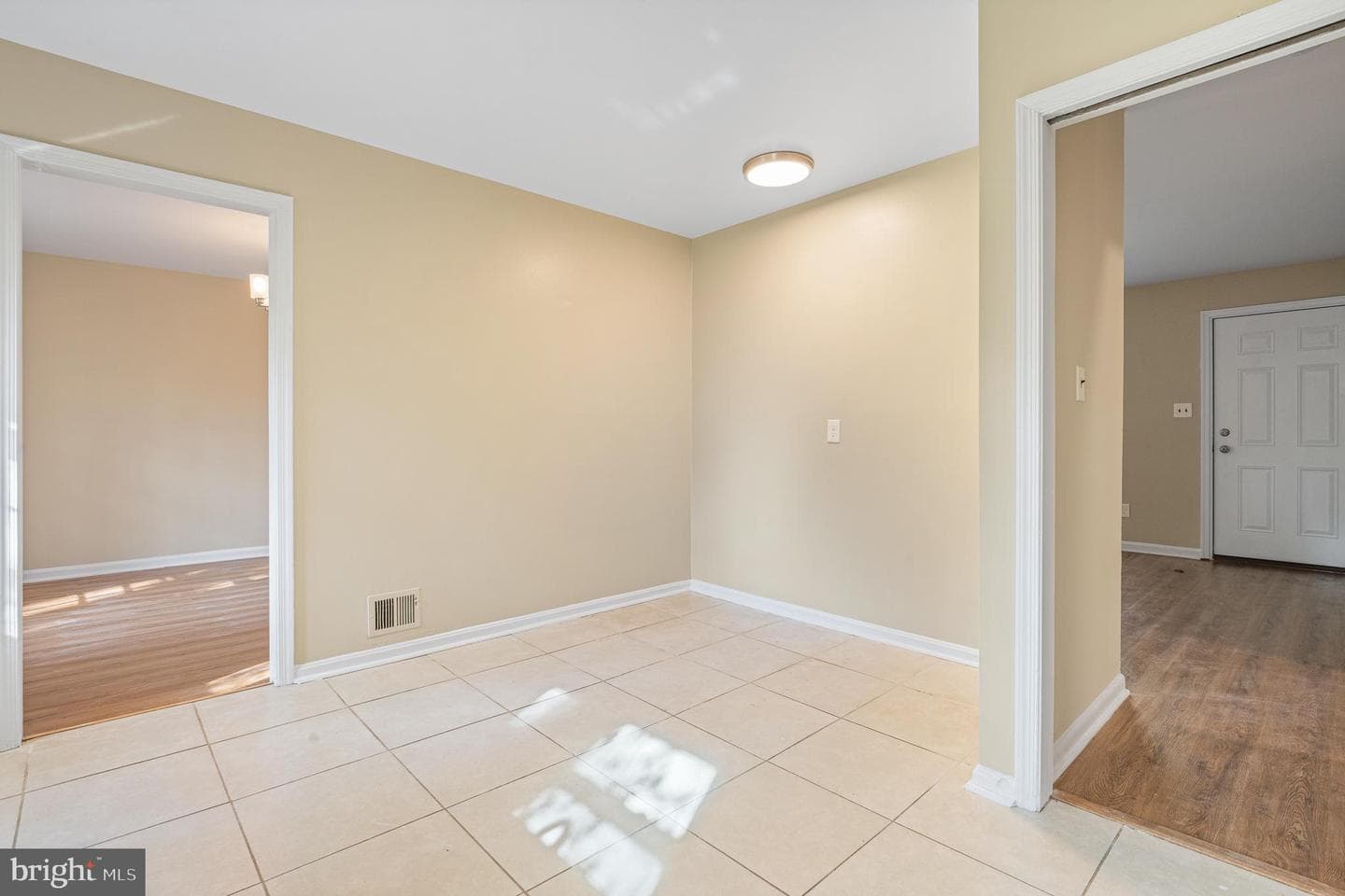 9713 Byeforde Road photo 10