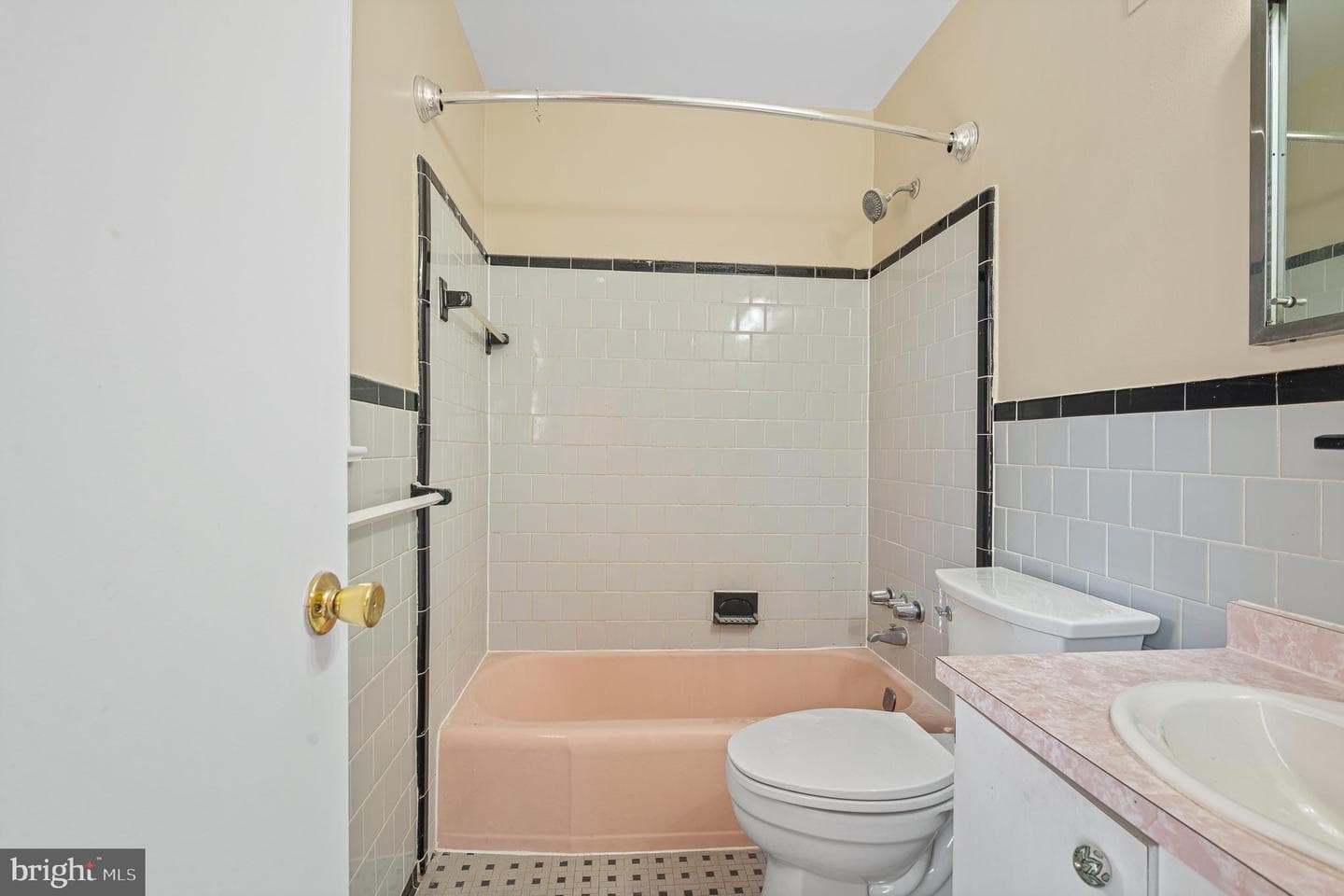 9713 Byeforde Road photo 33
