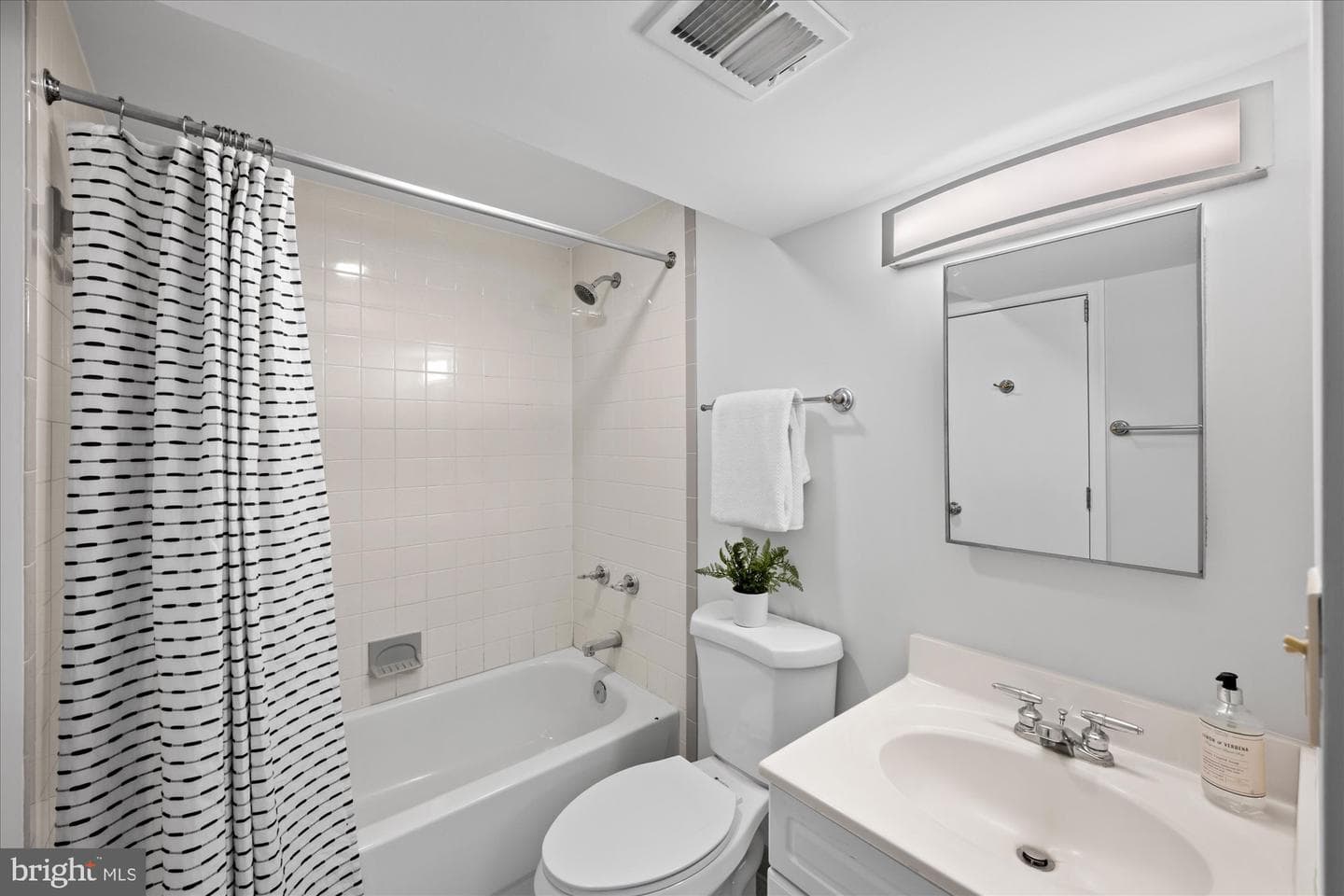 8311 Aqueduct Road photo 22
