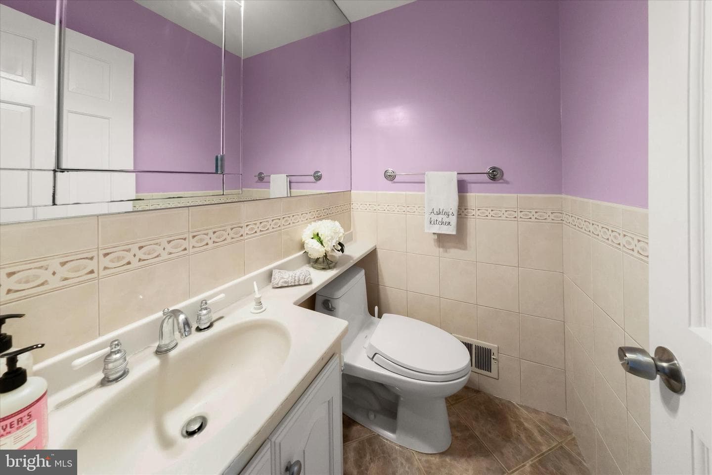 10712 Gainsborough Road photo 15