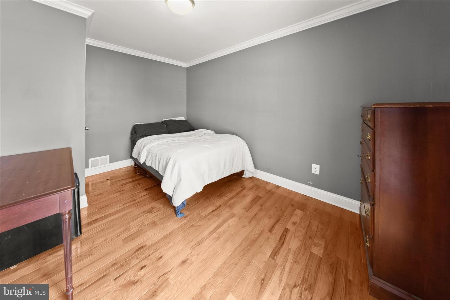 10712 Gainsborough Road photo 18