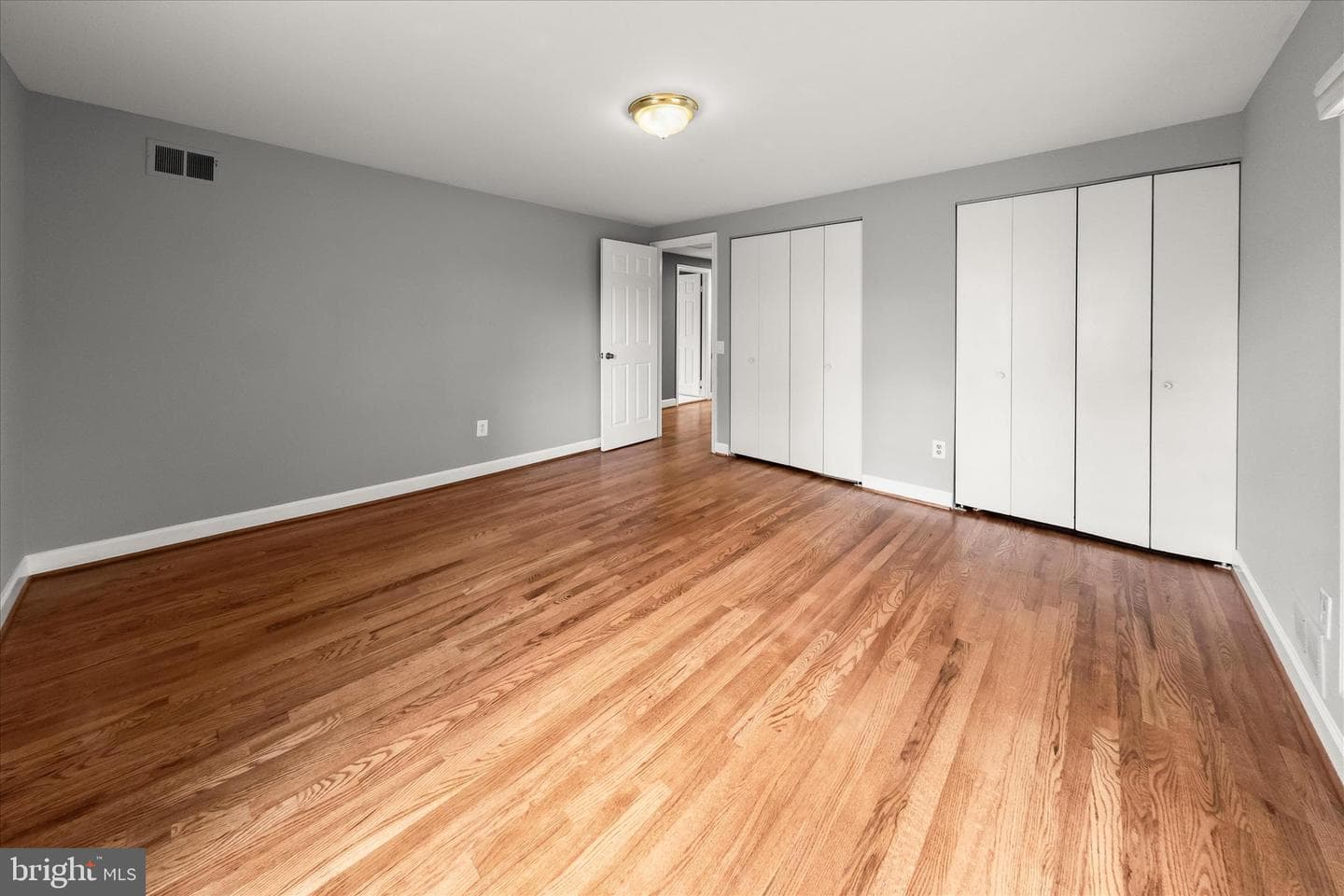 10712 Gainsborough Road photo 19