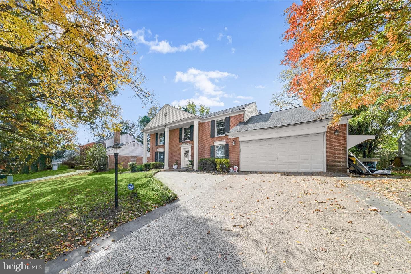 10712 Gainsborough Road photo 2