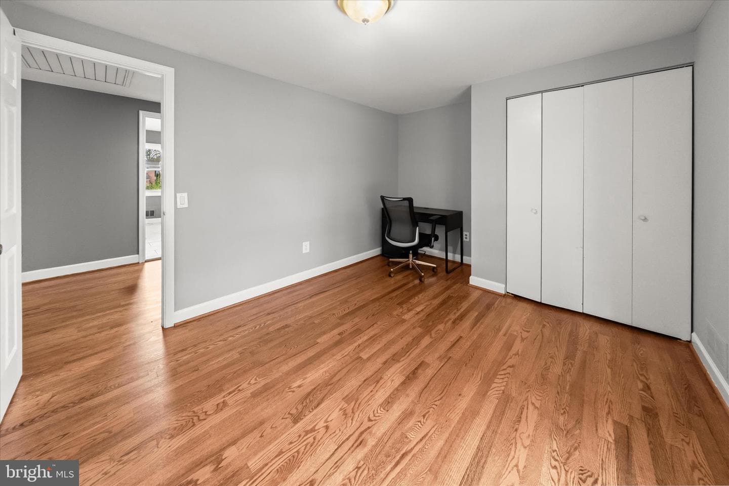 10712 Gainsborough Road photo 22