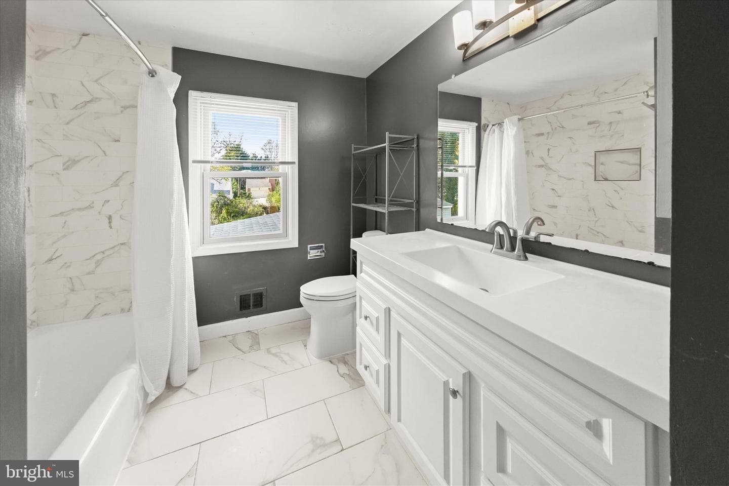10712 Gainsborough Road photo 23