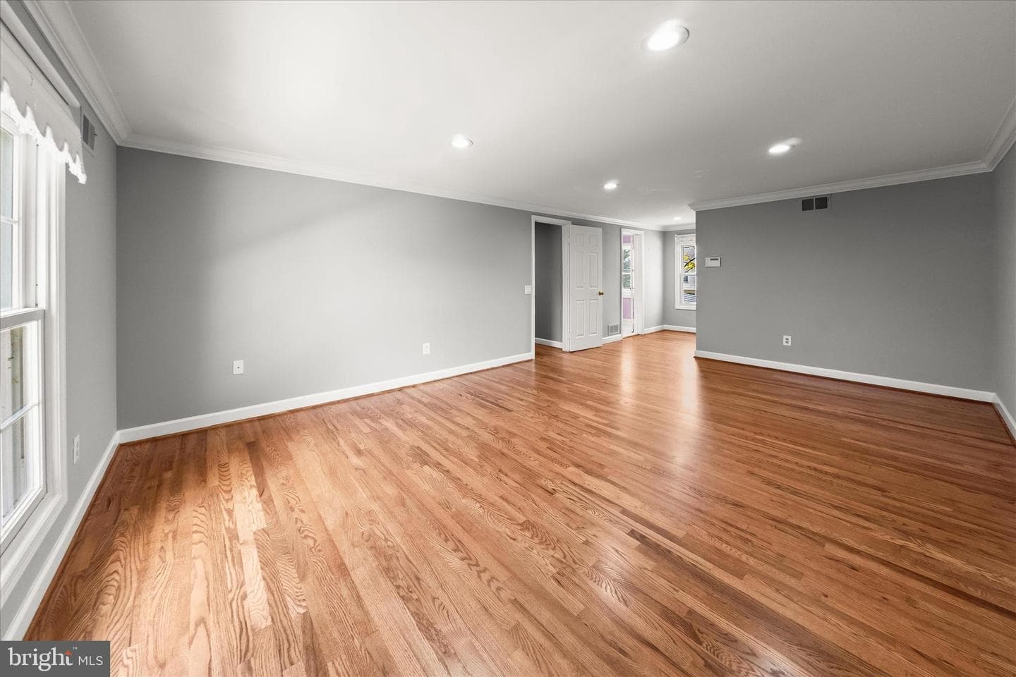 10712 Gainsborough Road photo 26