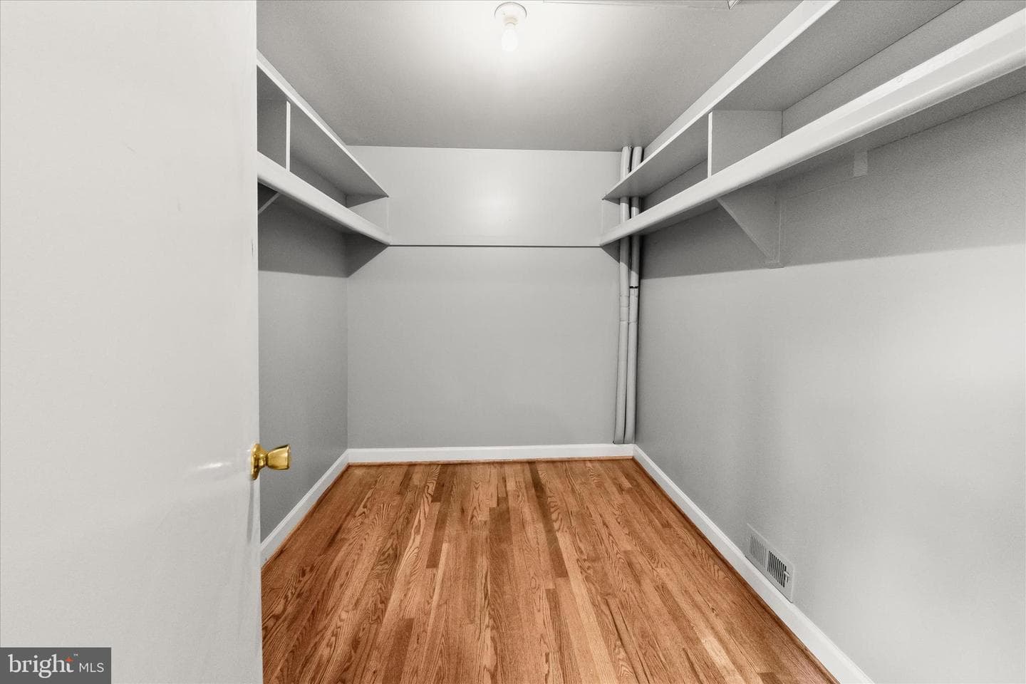 10712 Gainsborough Road photo 29