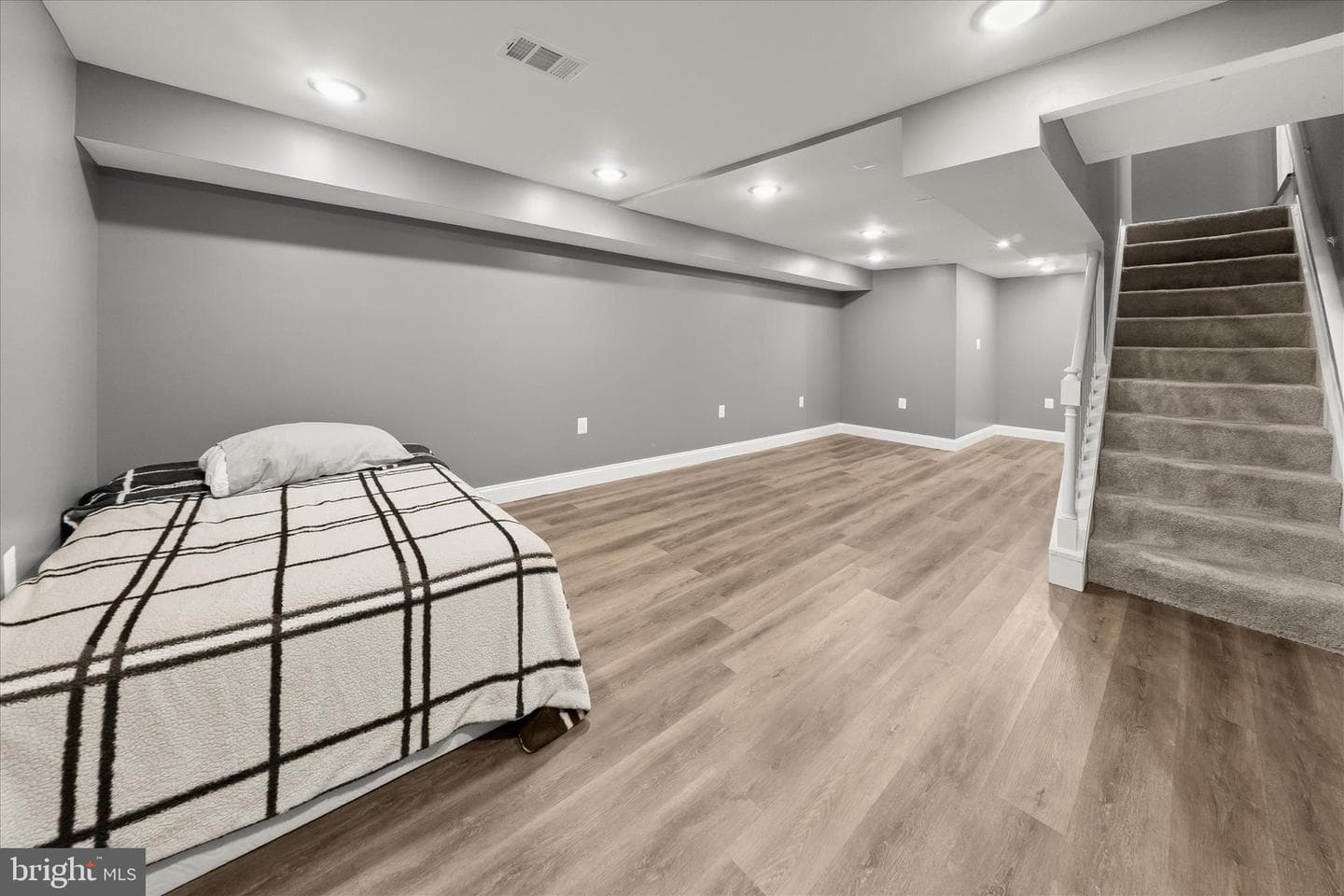 10712 Gainsborough Road photo 30