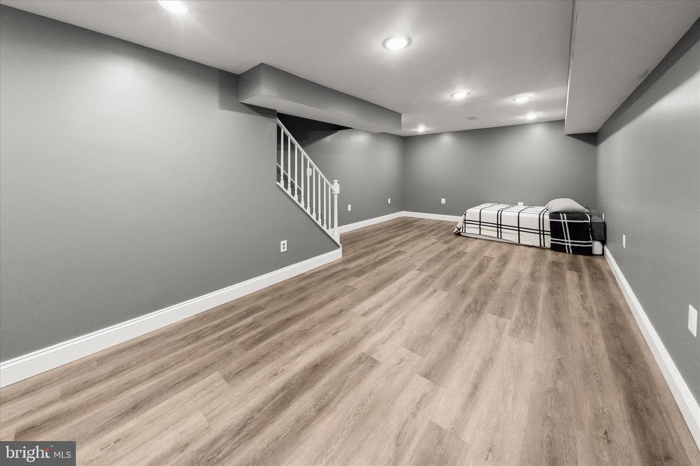 10712 Gainsborough Road photo 31