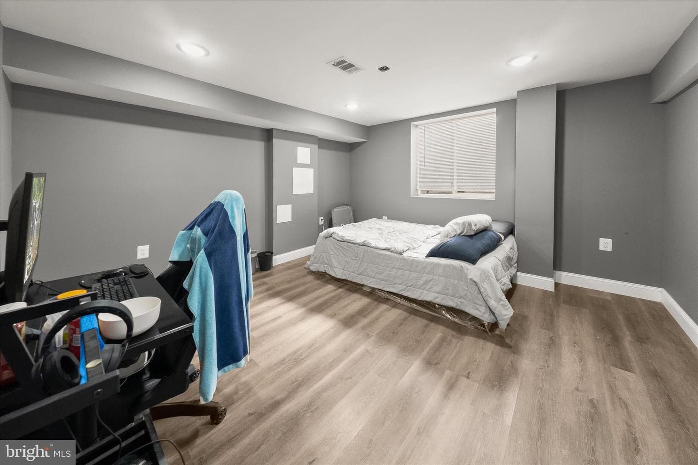 10712 Gainsborough Road photo 32