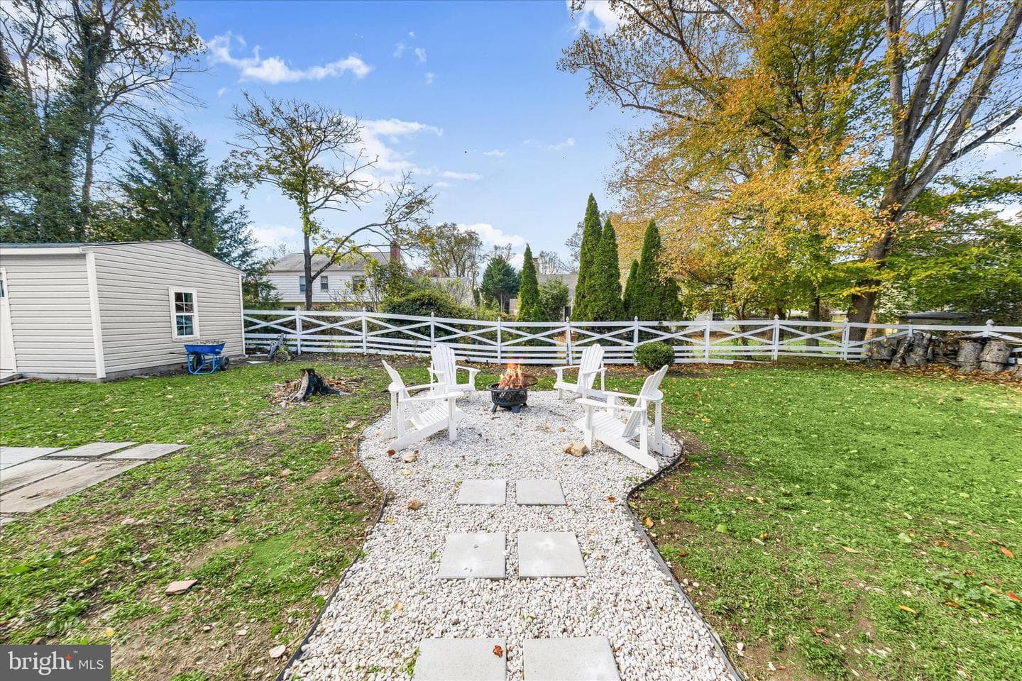10712 Gainsborough Road photo 40