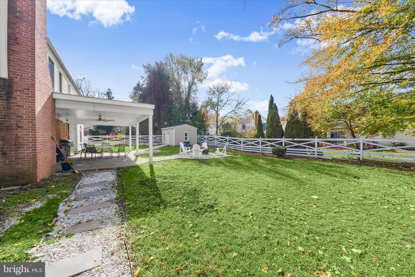 10712 Gainsborough Road photo 42