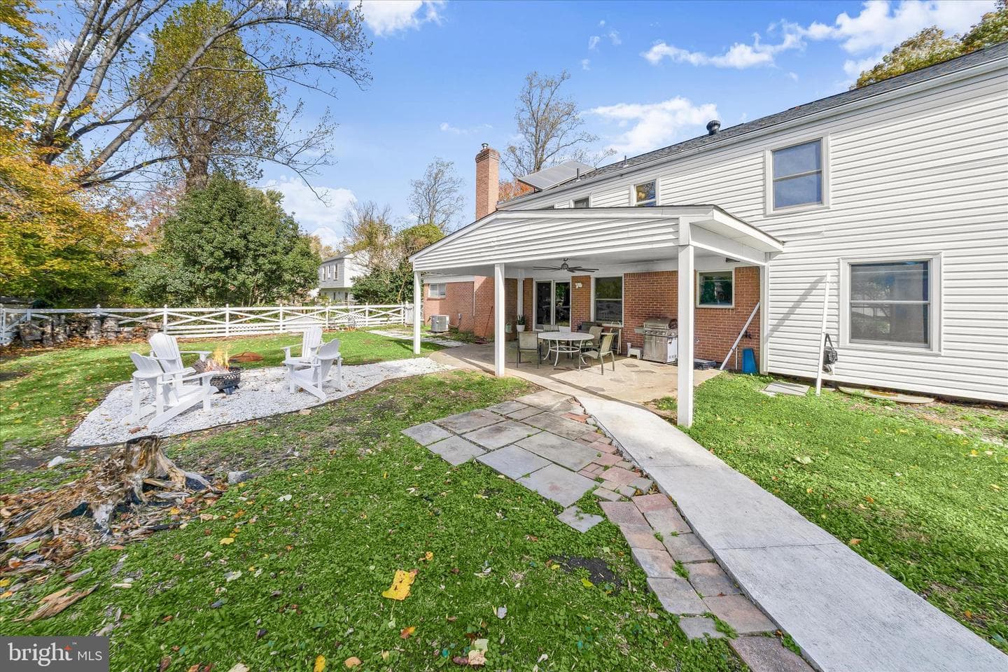 10712 Gainsborough Road photo 44