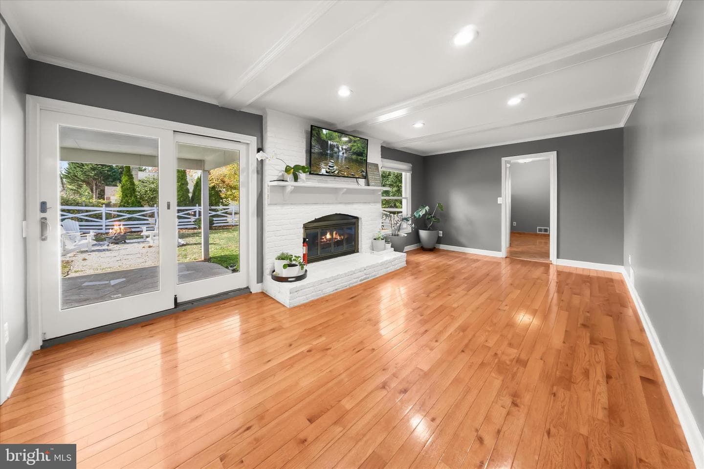 10712 Gainsborough Road photo 9