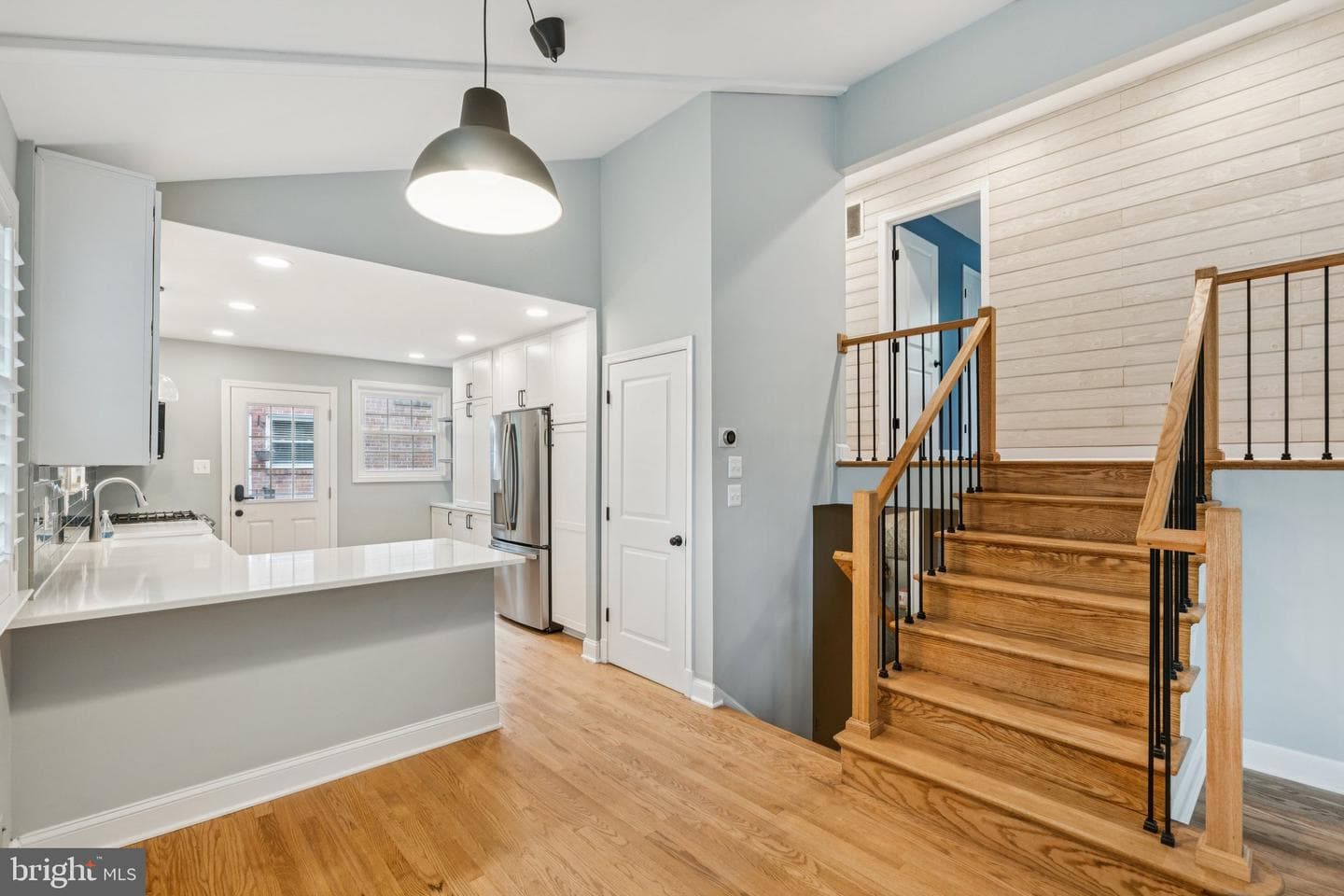 10109 Renfrew Road photo 15