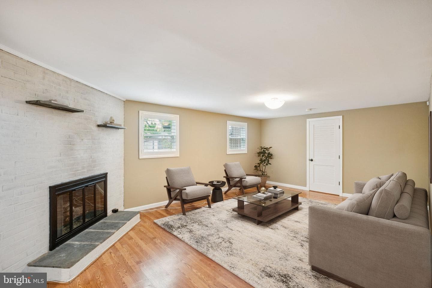 10109 Renfrew Road photo 27