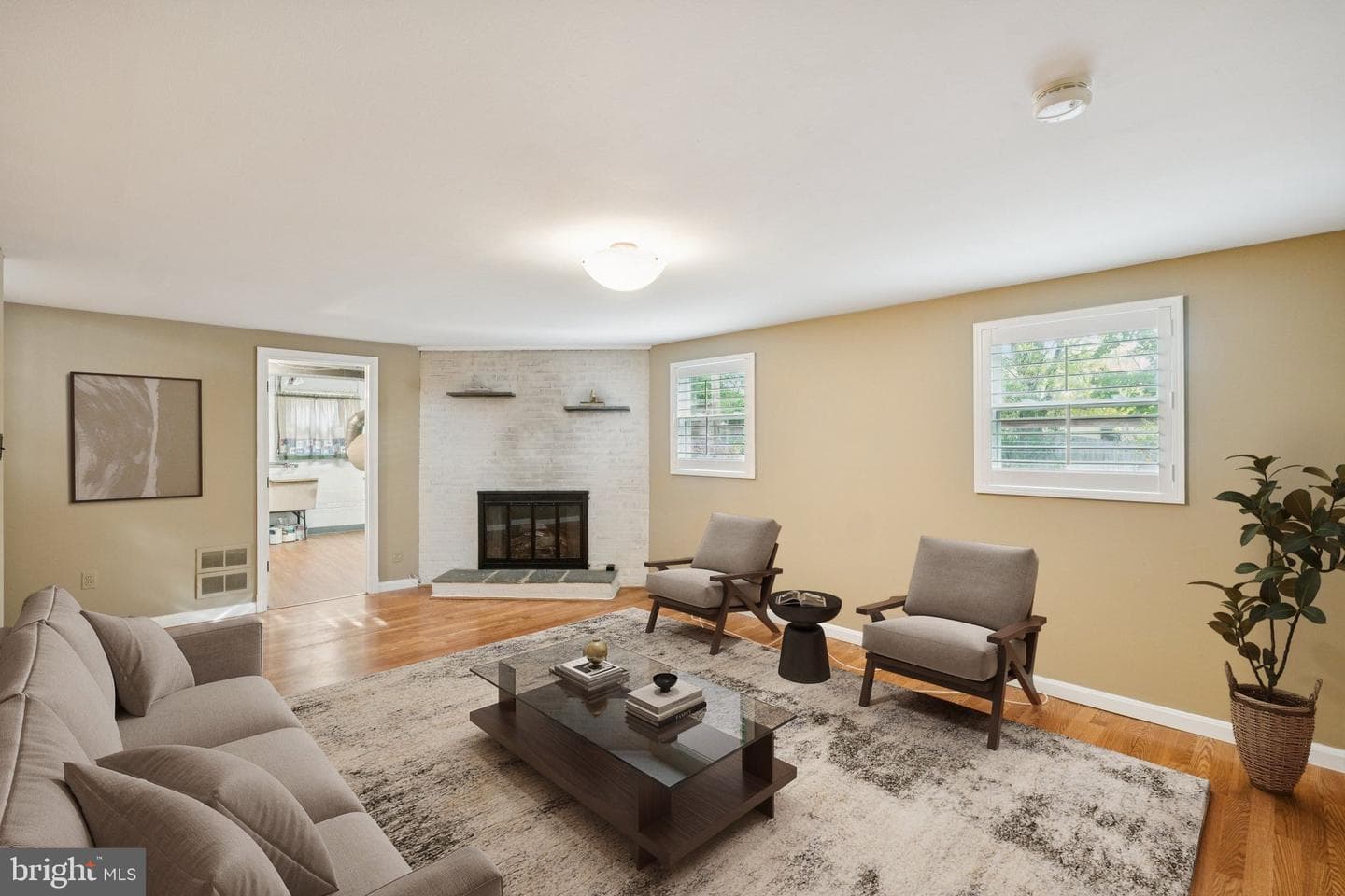 10109 Renfrew Road photo 29