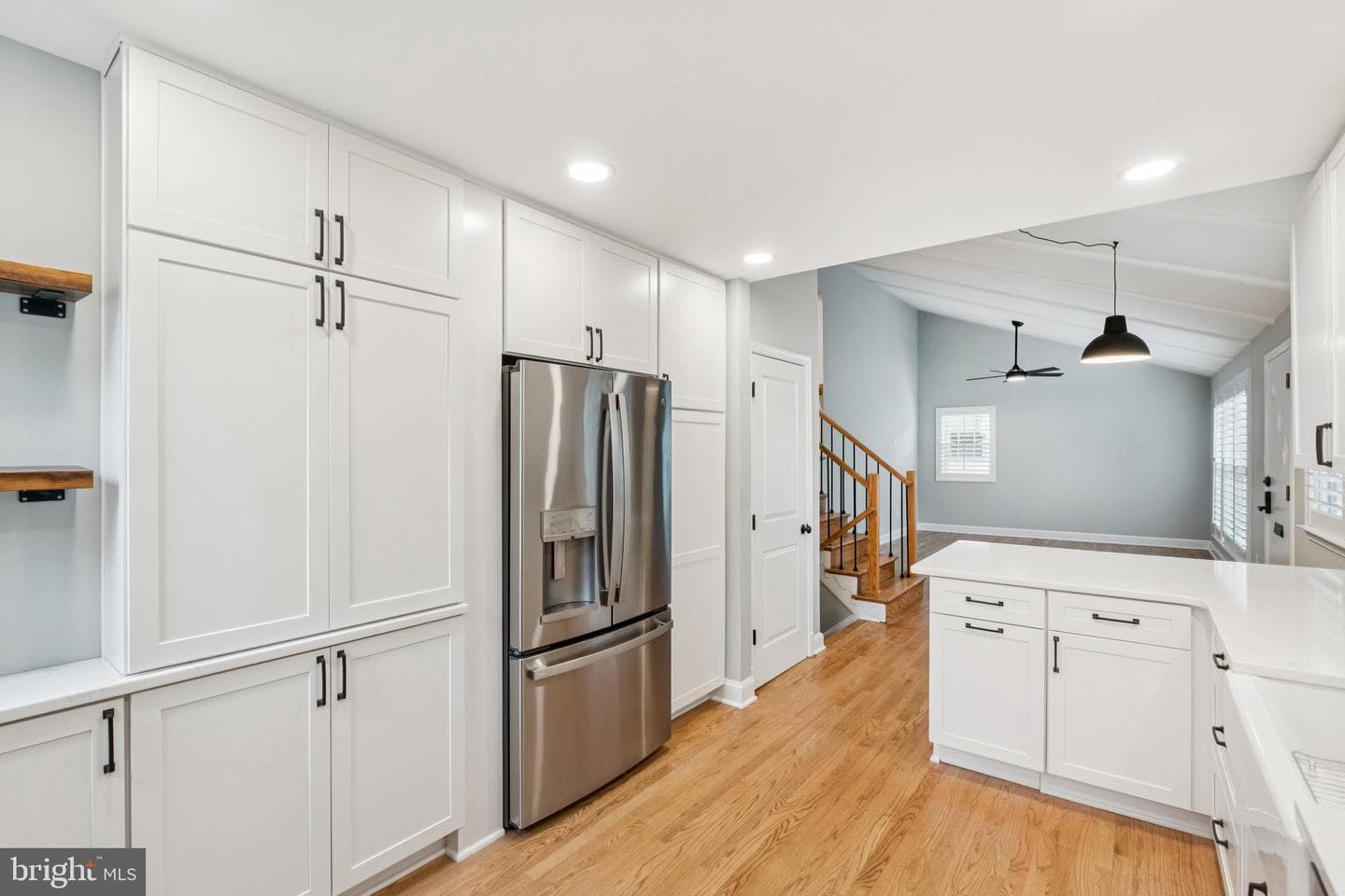 10109 Renfrew Road photo 3