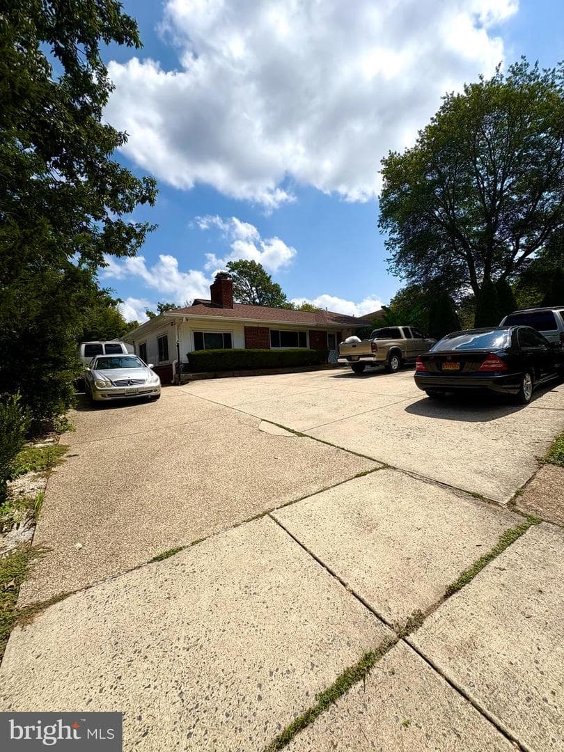 10229 Green Forest Drive photo 2