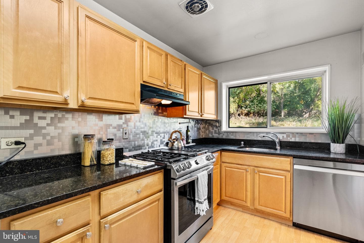 10661 Montrose Avenue #103 photo 12