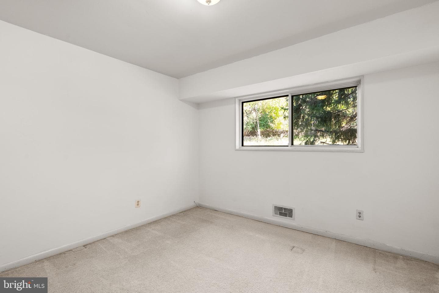 10661 Montrose Avenue #103 photo 19
