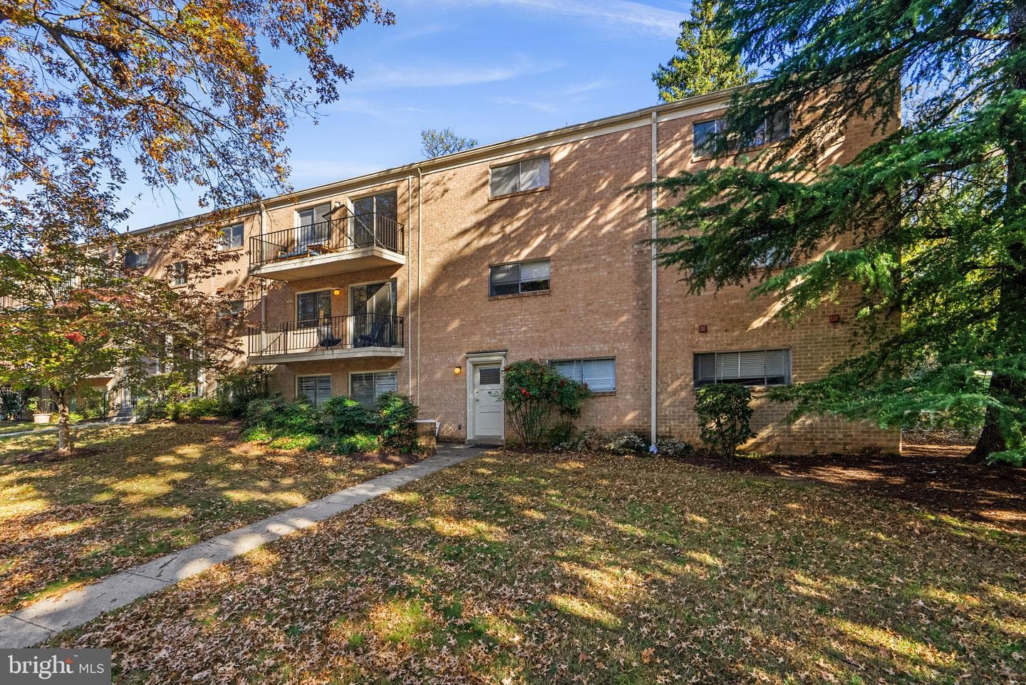 10661 Montrose Avenue #103 photo 23