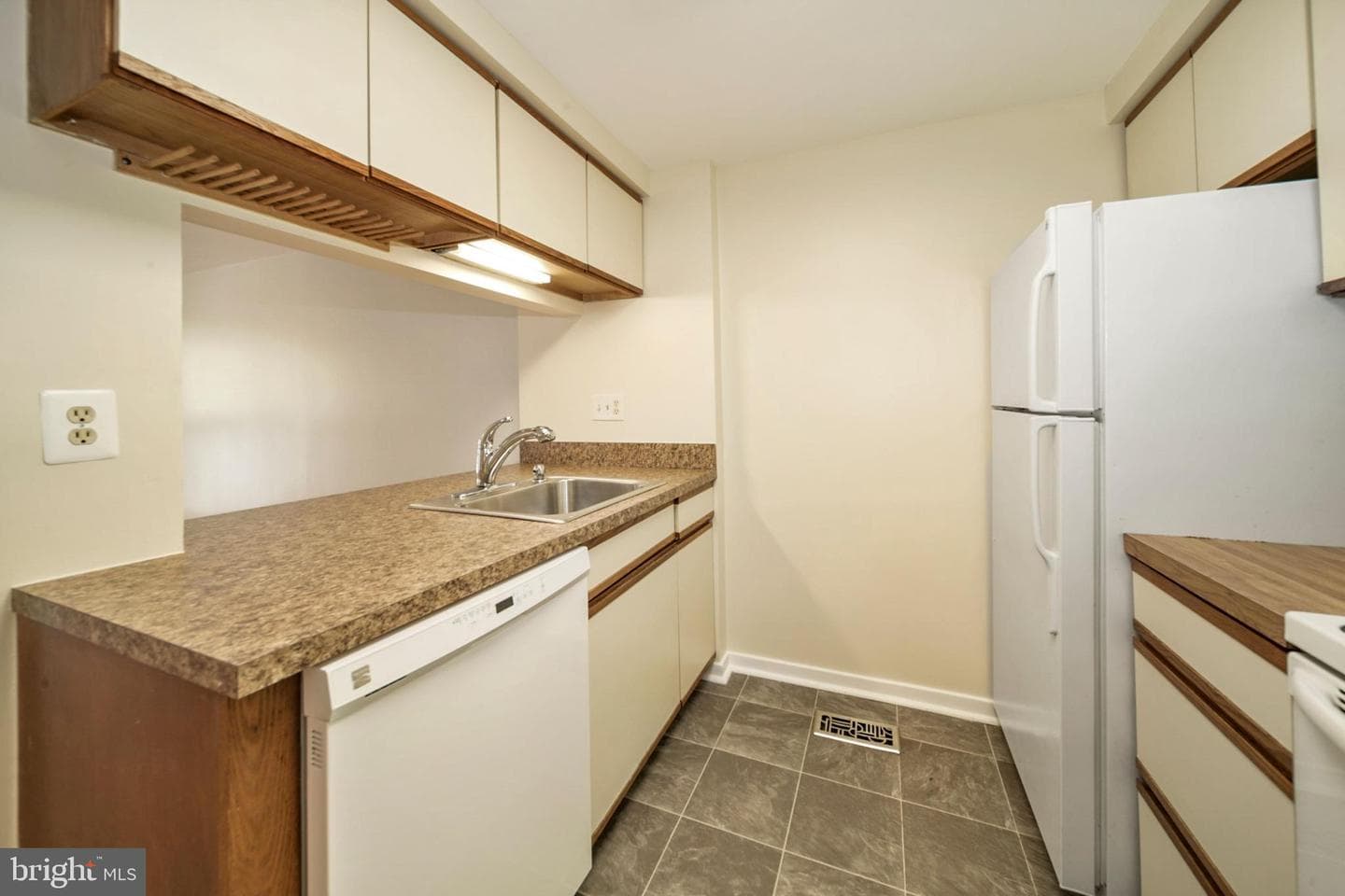 18429 Bishopstone Court #51 photo 8