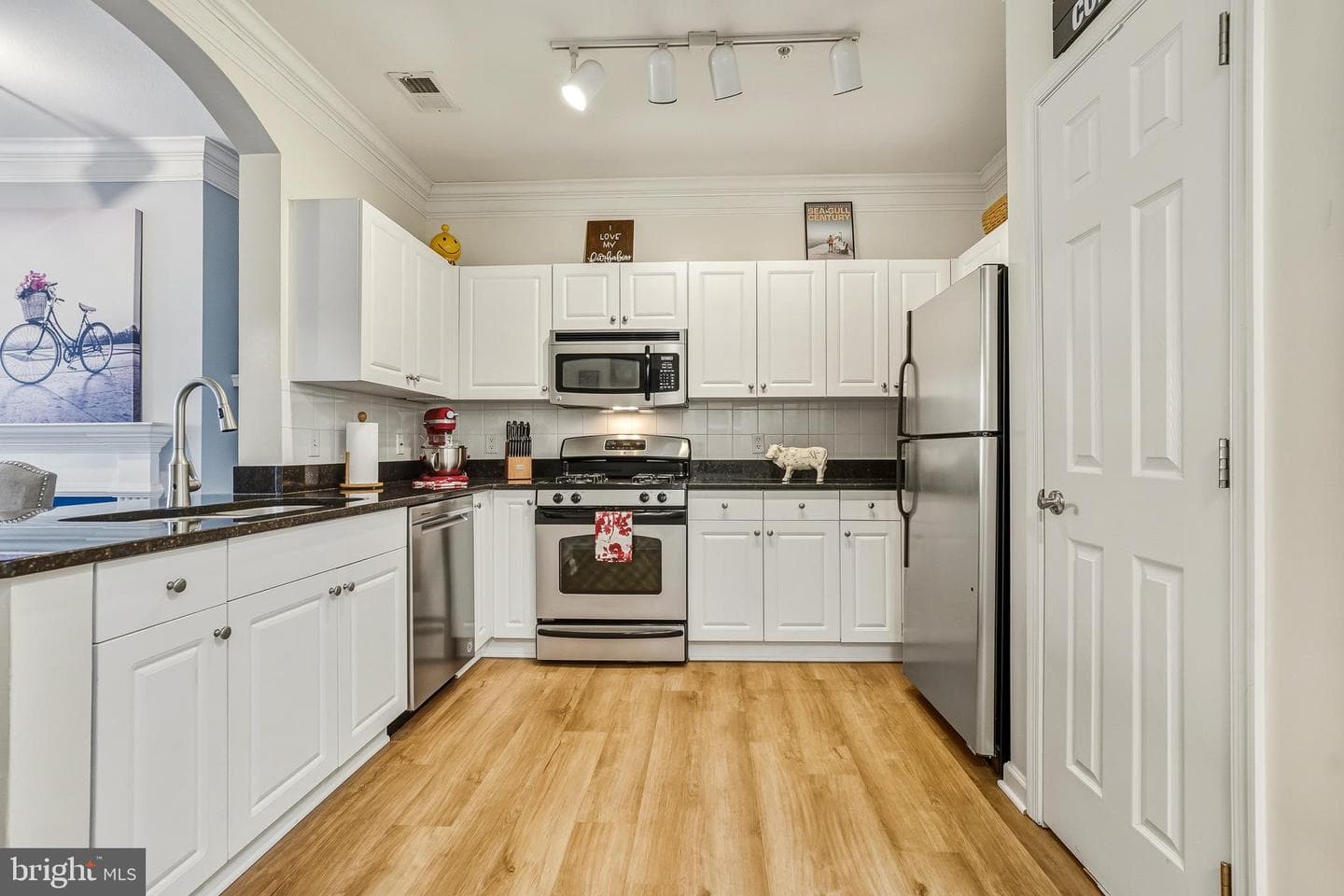 27 Booth Street #345 photo 6