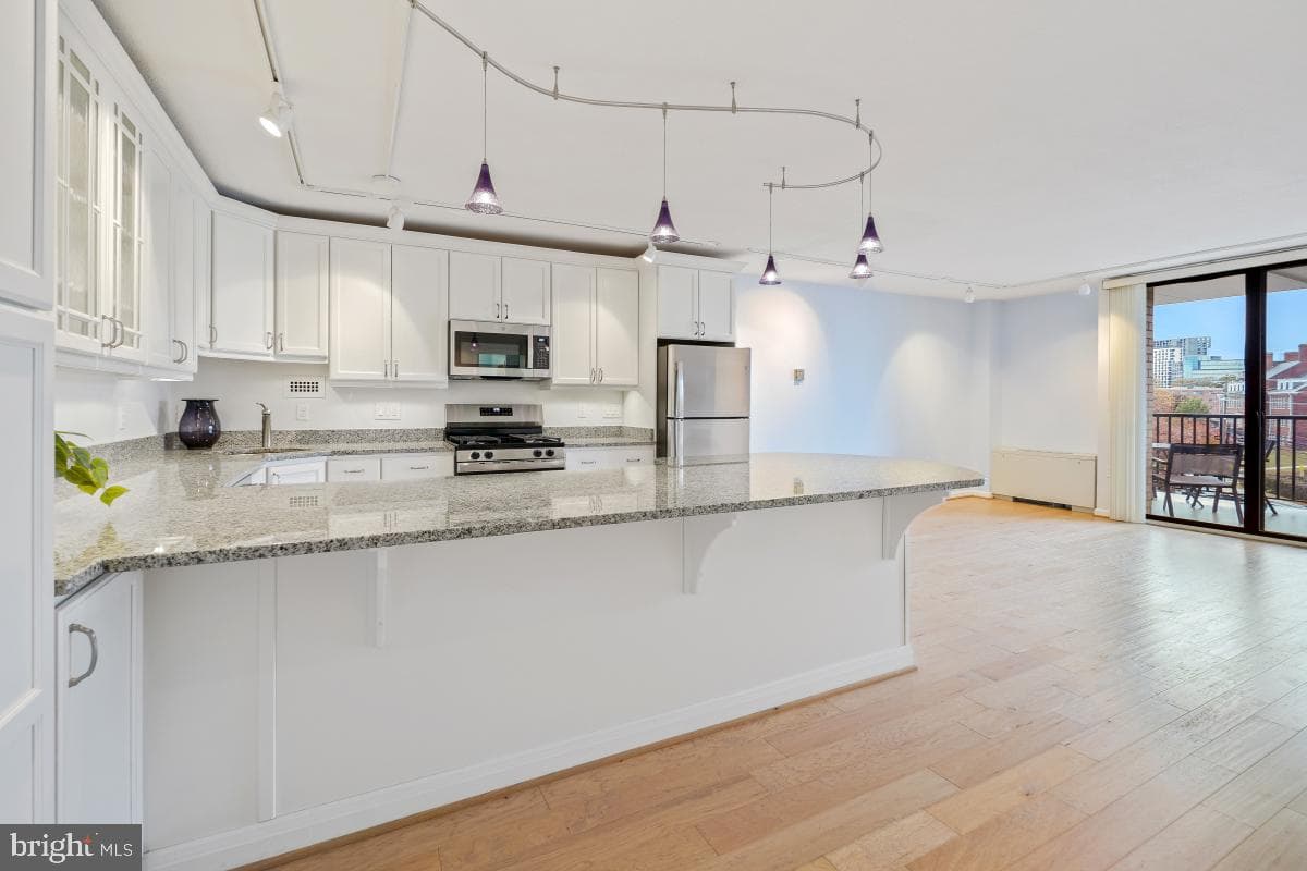 4242 East West Hwy #514 photo 16
