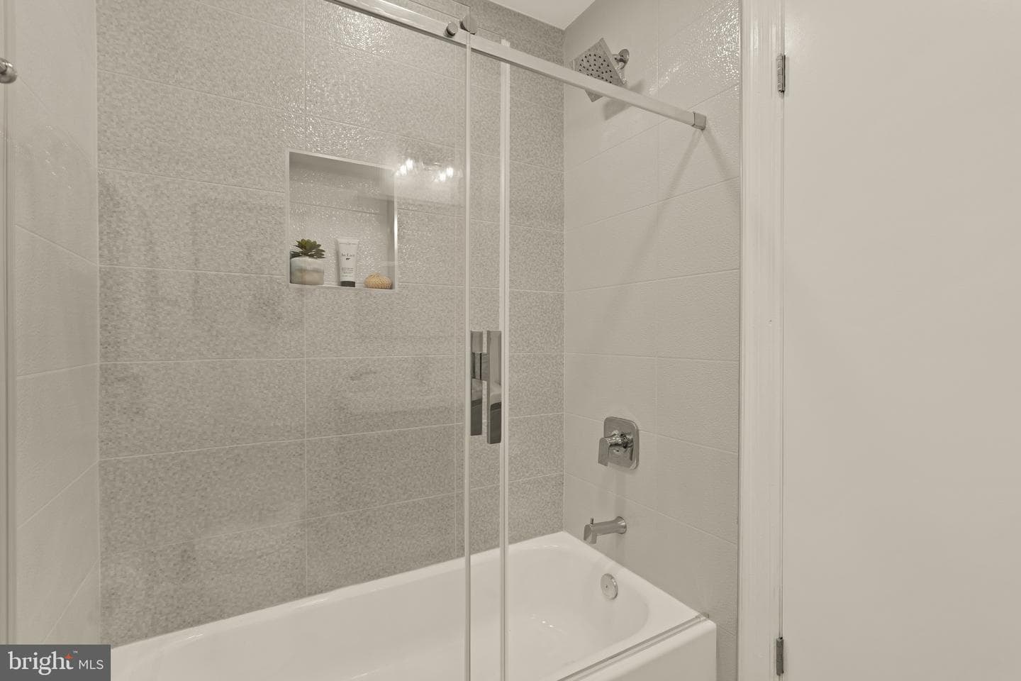 10223 Leslie Street photo 32