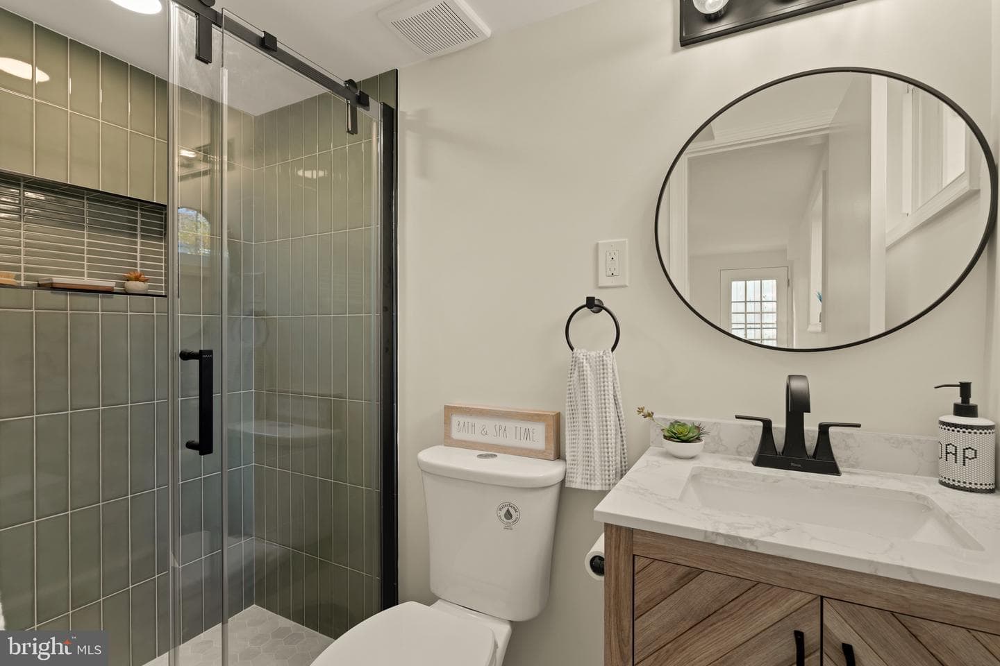 10223 Leslie Street photo 41