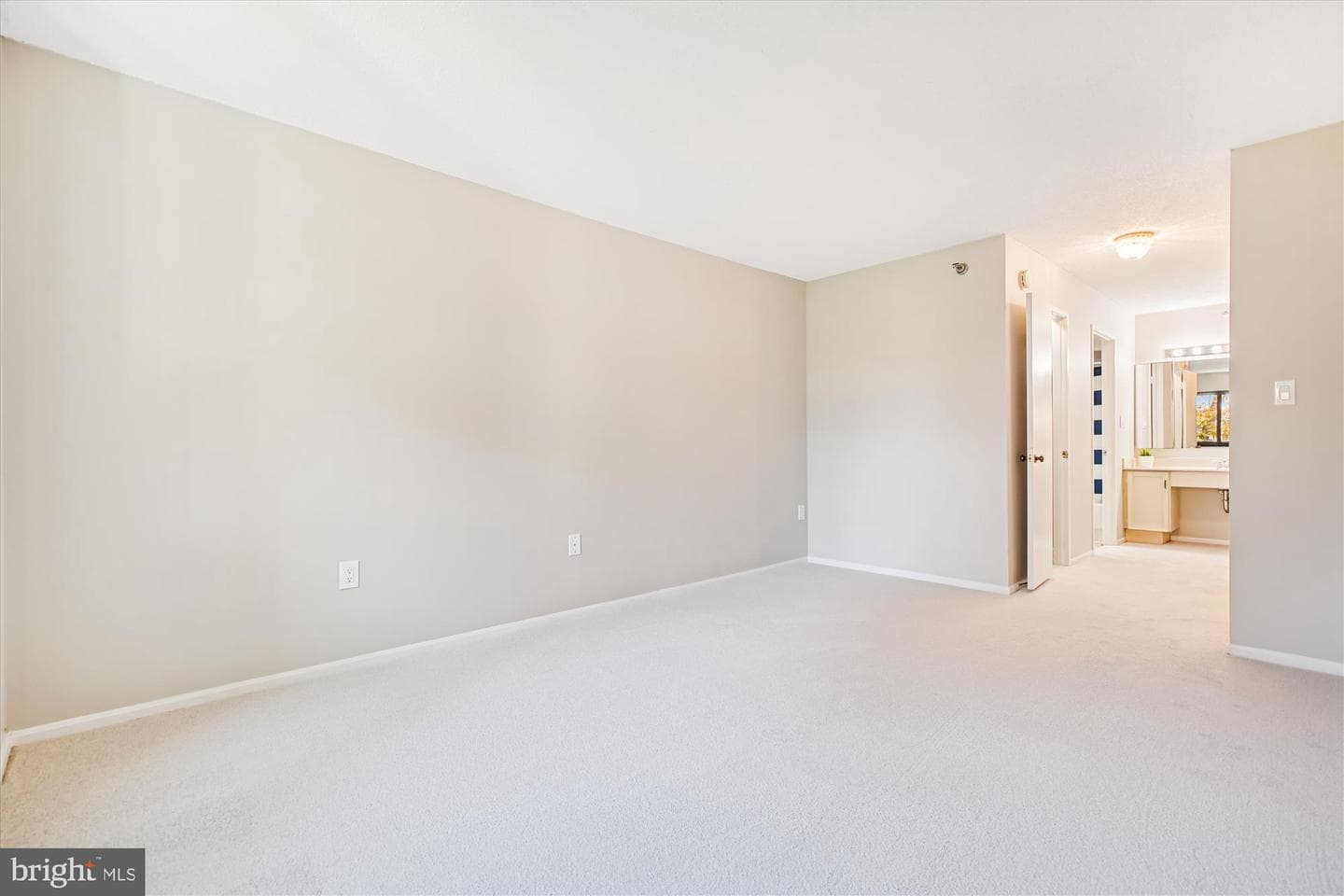 15115 Interlachen Drive #3-308 photo 12