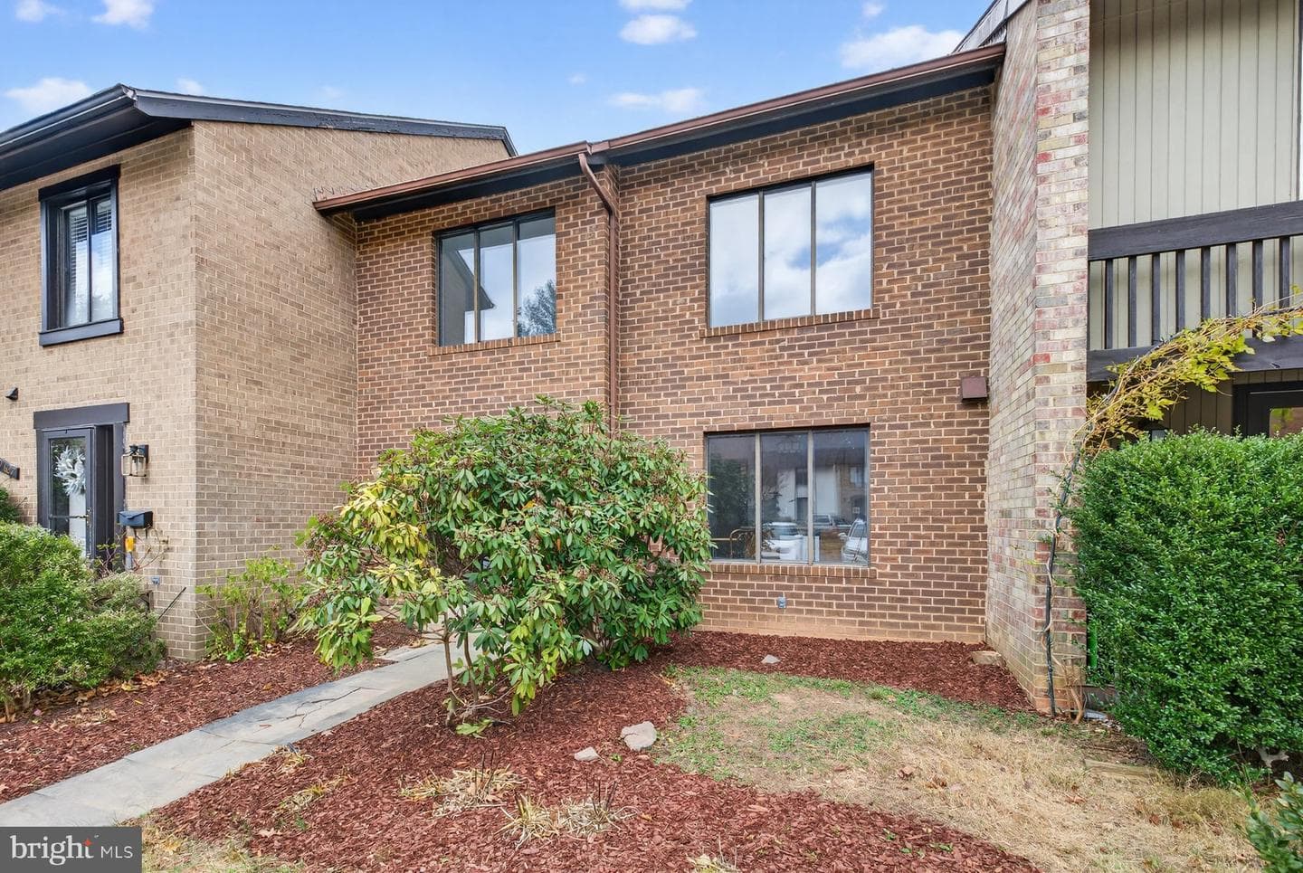 9625 Shadow Oak Drive photo 3